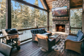 One of a Kind Cabin, Covered Deck, Spa, and Games